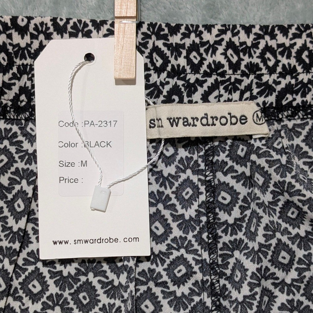 Resort Boho Black White Geometric Diamond Print Wide Leg Pants M NEW SM Wardrobe - Picture 4 of 8